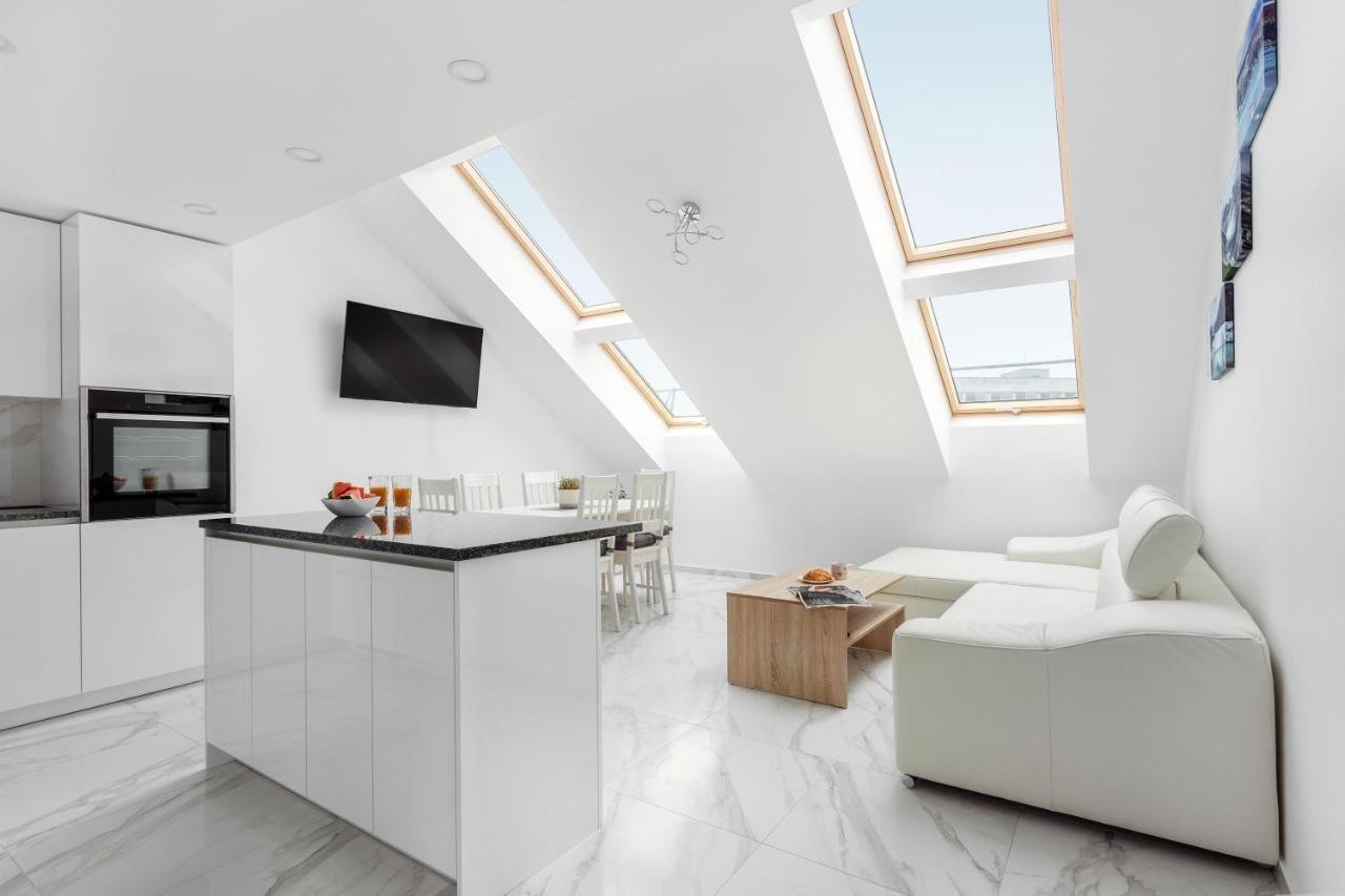 Luxurious Kaunas Basilica Apartment In Old Town By Urban Rent מראה חיצוני תמונה
