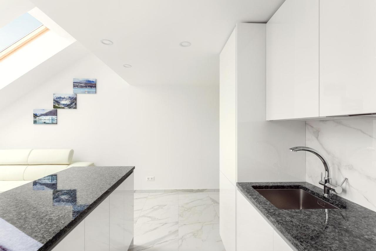 Luxurious Kaunas Basilica Apartment In Old Town By Urban Rent מראה חיצוני תמונה