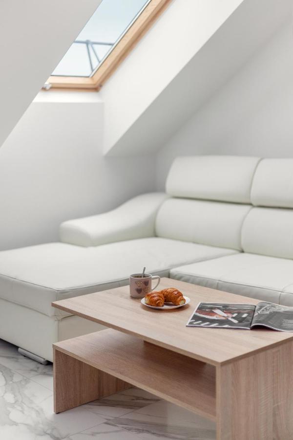Luxurious Kaunas Basilica Apartment In Old Town By Urban Rent מראה חיצוני תמונה