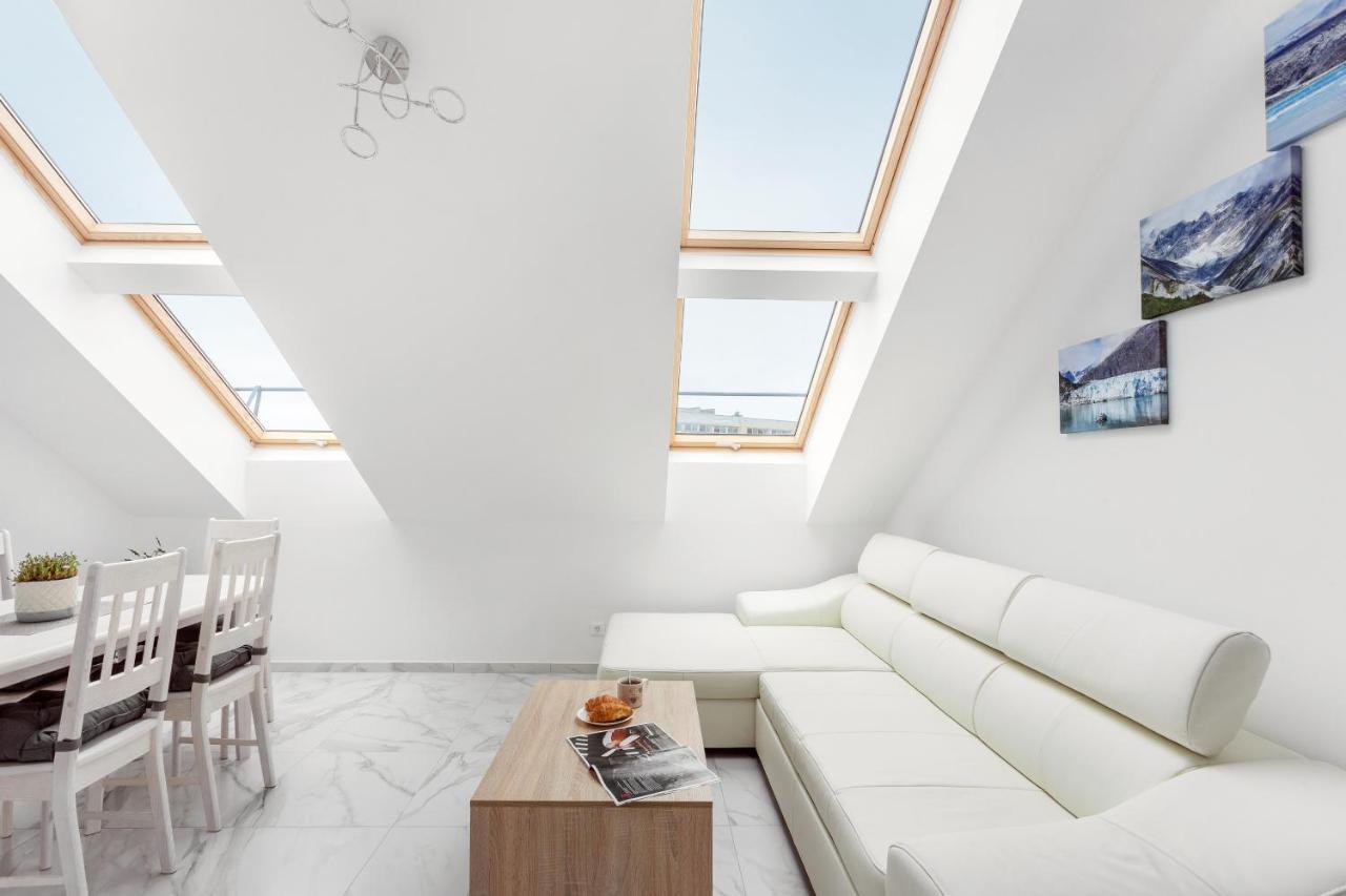Luxurious Kaunas Basilica Apartment In Old Town By Urban Rent מראה חיצוני תמונה