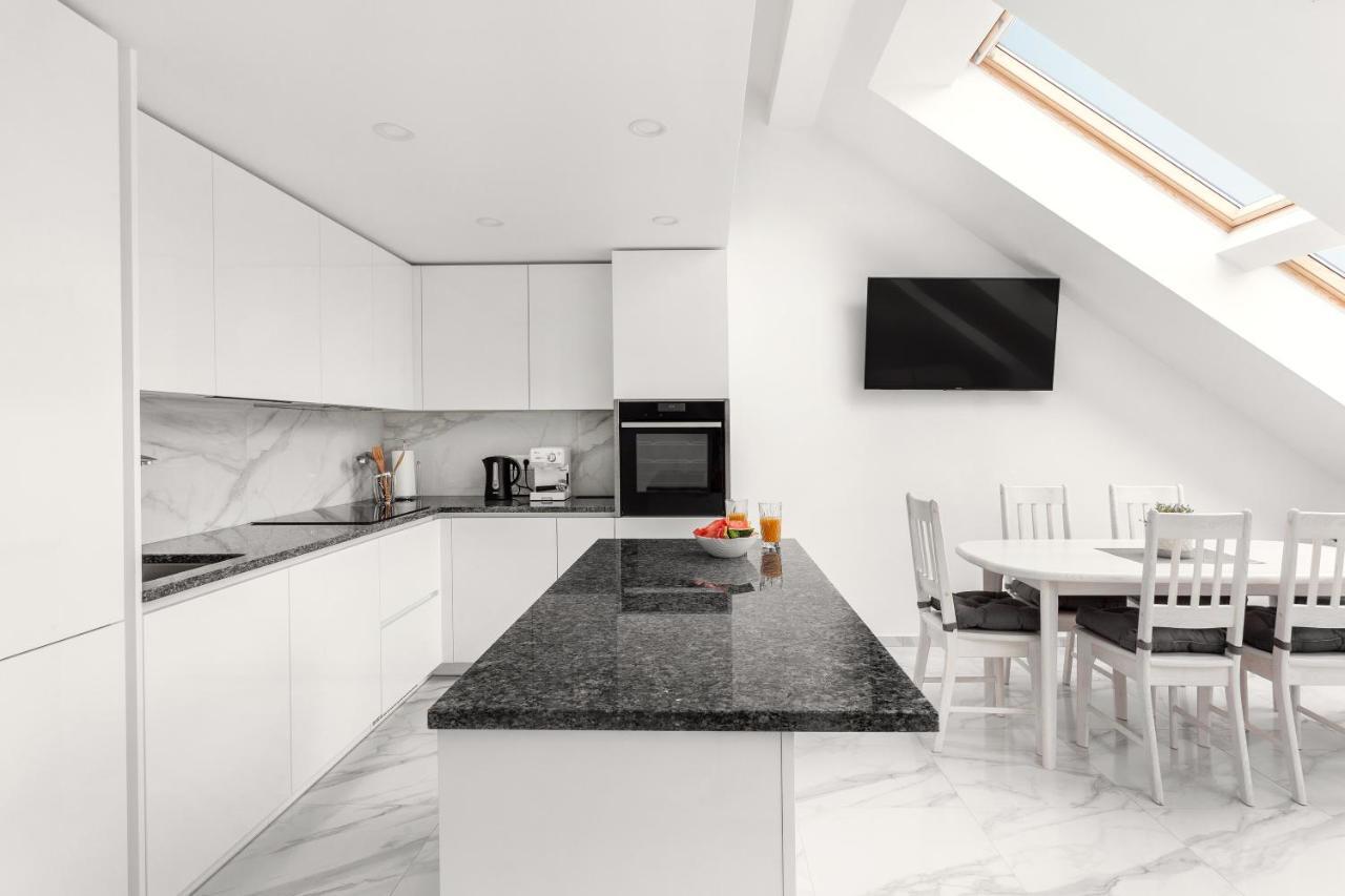 Luxurious Kaunas Basilica Apartment In Old Town By Urban Rent מראה חיצוני תמונה
