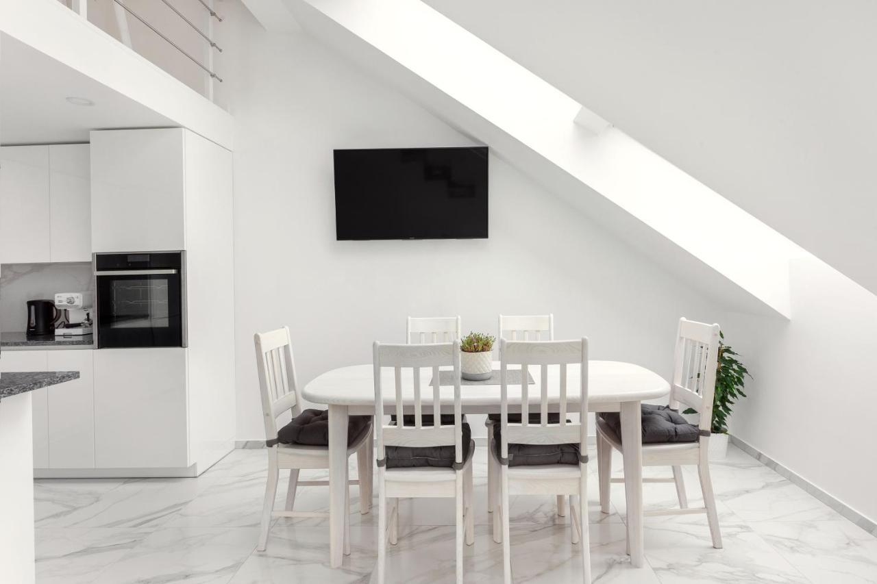 Luxurious Kaunas Basilica Apartment In Old Town By Urban Rent מראה חיצוני תמונה